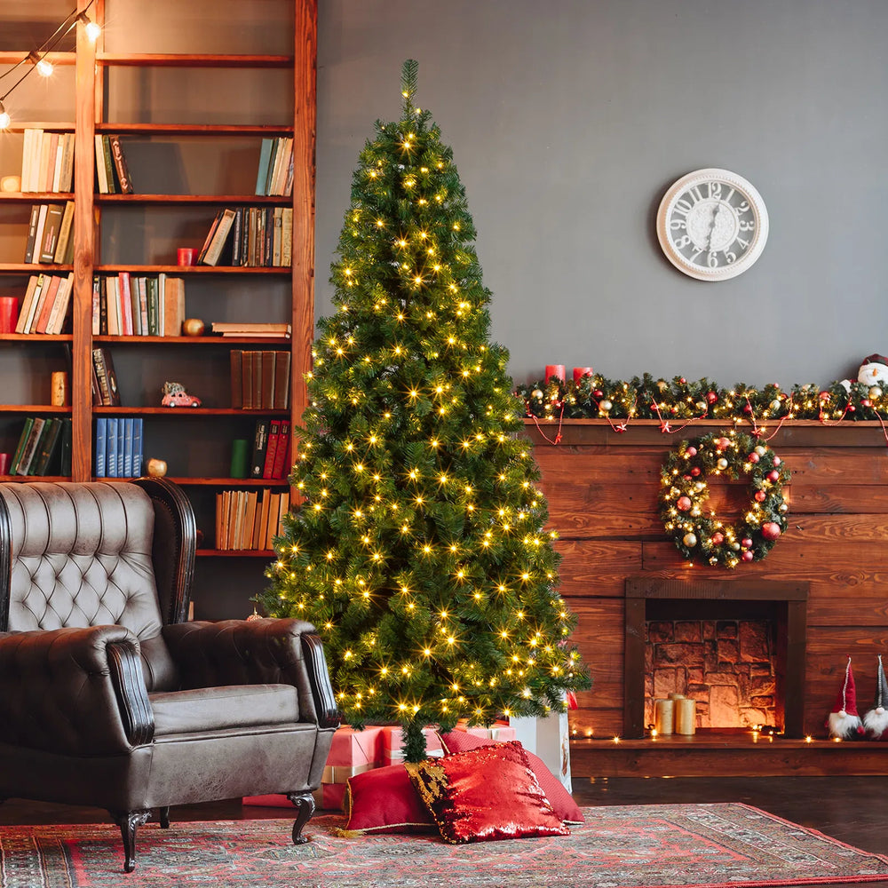 Kunstig juletre med varme LED-lys