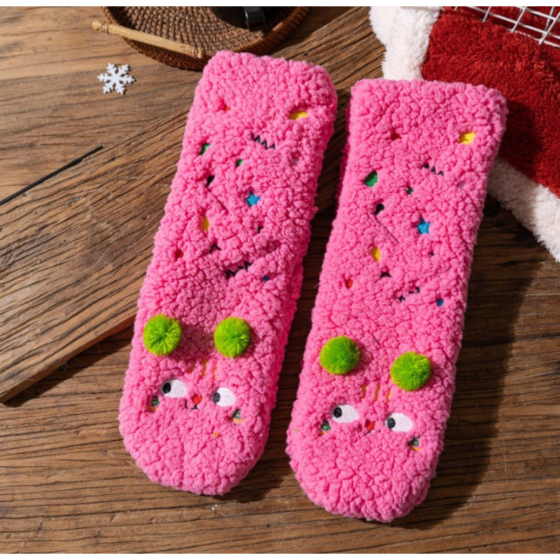 Lodne gule sokker med brodert fjes