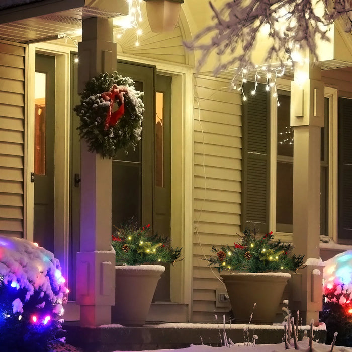 Varmegleden Lite trappetre med lys, kongler og røde bær, batteri