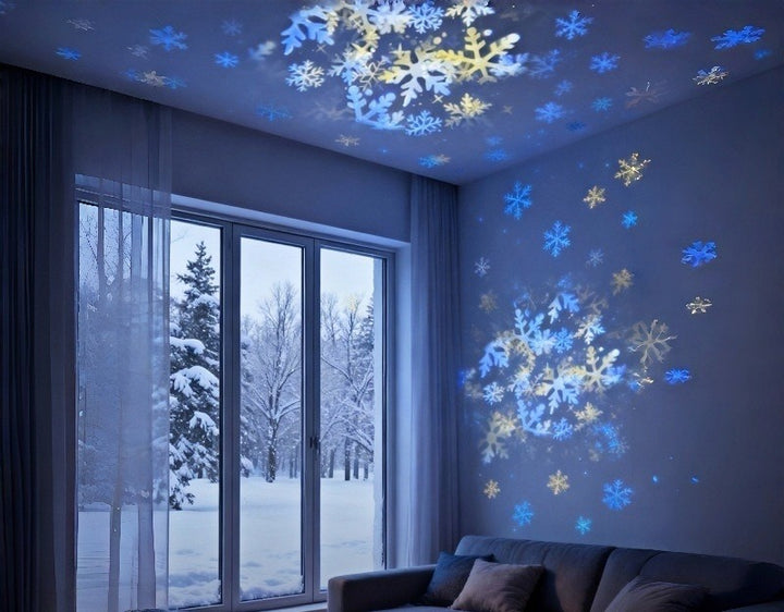 Projektorlampe som kaster snøfnugg på taket