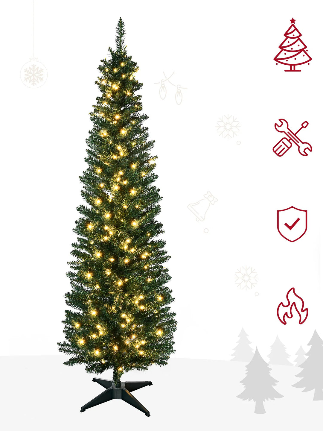 Slankt juletre med varmhvite lys i stue