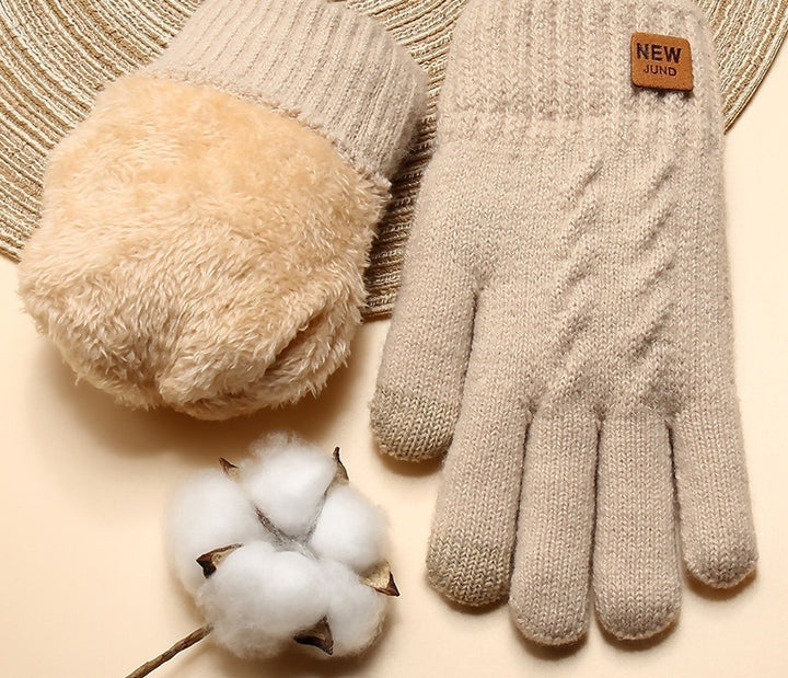Flettestrikkede beige damehansker