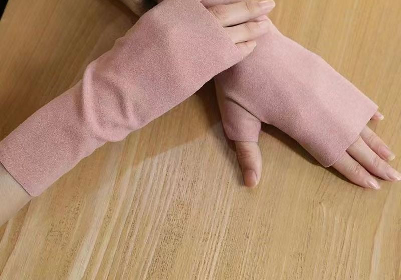 Fingerløse håndledsvarmere i myk strikk