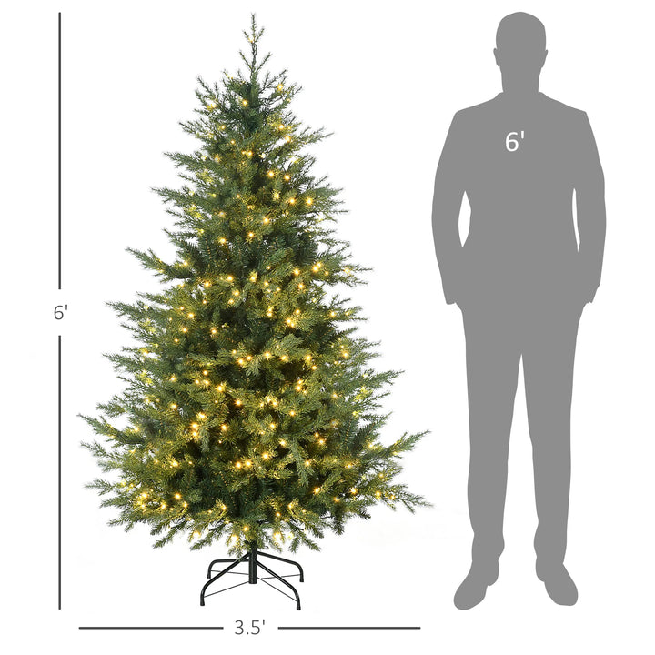 Naturtro juletre med varmhvite lys