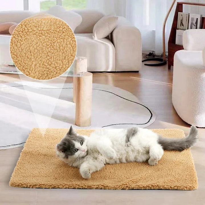 Varmegleden™ Selvvarmende varmeunderlag for katt og hund i myk fuskepels
